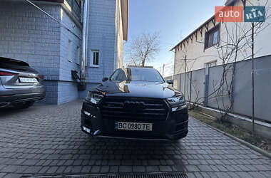 Позашляховик / Кросовер Audi Q7 2018 в 