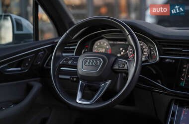 Внедорожник / Кроссовер Audi Q7 2020 в 