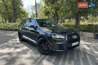 Внедорожник / Кроссовер Audi Q7 2016 в 