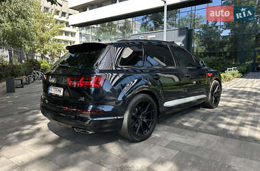 Внедорожник / Кроссовер Audi Q7 2016 в 