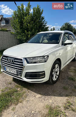Внедорожник / Кроссовер Audi Q7 2018 в 