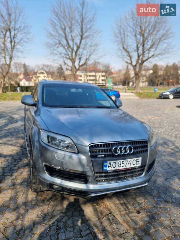 Позашляховик / Кросовер Audi Q7 2006 в Ужгороді