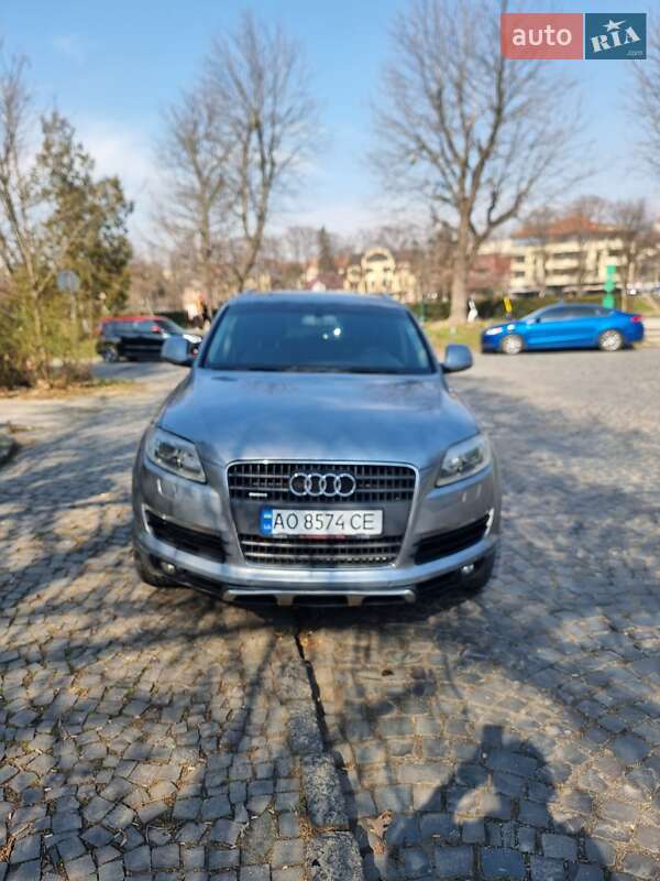Позашляховик / Кросовер Audi Q7 2006 в Ужгороді