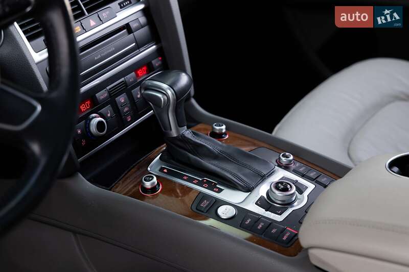 Внедорожник / Кроссовер Audi Q7 2015 в Луцке