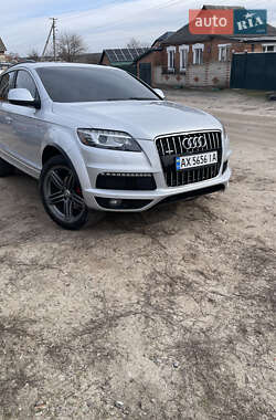 Внедорожник / Кроссовер Audi Q7 2013 в 