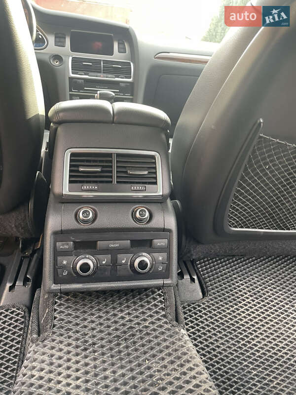 Позашляховик / Кросовер Audi Q7 2012 в Конотопі