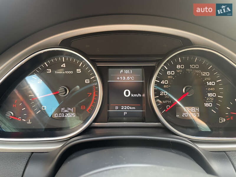 Позашляховик / Кросовер Audi Q7 2012 в Конотопі
