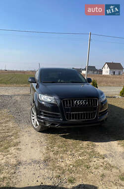 Позашляховик / Кросовер Audi Q7 2012 в 
