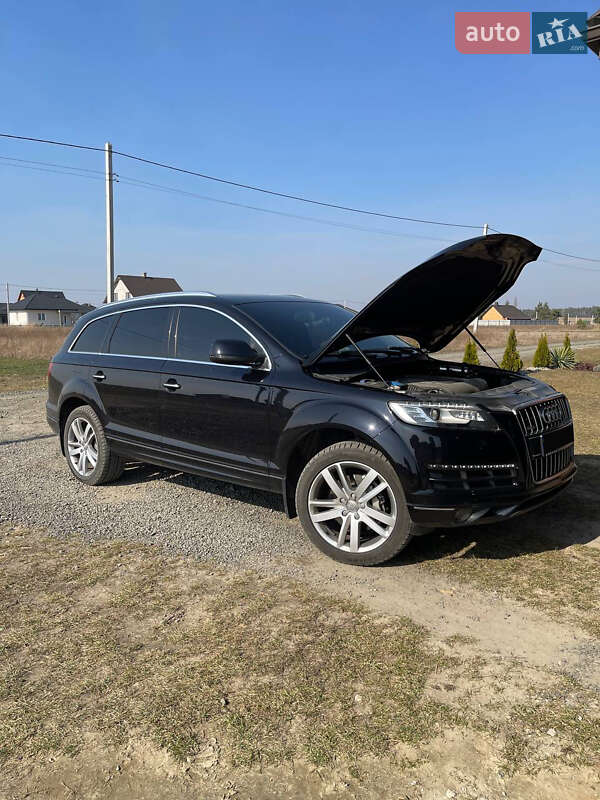 Позашляховик / Кросовер Audi Q7 2012 в Вараші