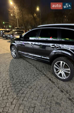 Внедорожник / Кроссовер Audi Q7 2011 в 