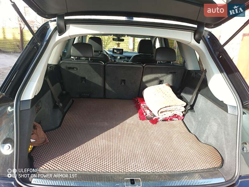Позашляховик / Кросовер Audi Q7 2018 в Волочиську