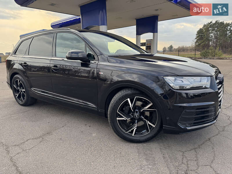 Внедорожник / Кроссовер Audi Q7 2015 в Дубно