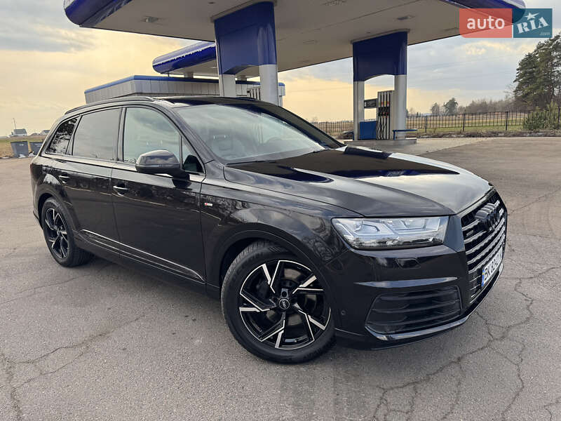 Внедорожник / Кроссовер Audi Q7 2015 в Дубно