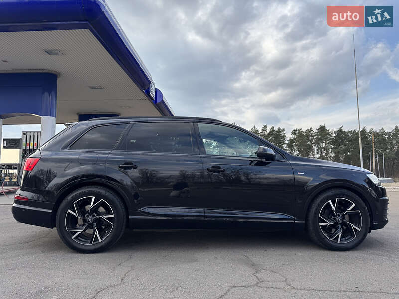 Внедорожник / Кроссовер Audi Q7 2015 в Дубно