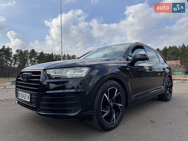 Внедорожник / Кроссовер Audi Q7 2015 в Дубно