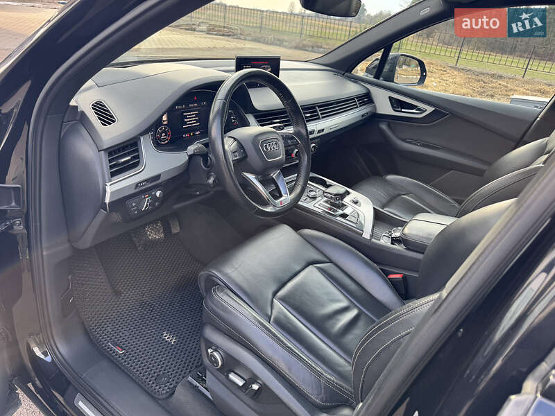 Внедорожник / Кроссовер Audi Q7 2015 в Дубно