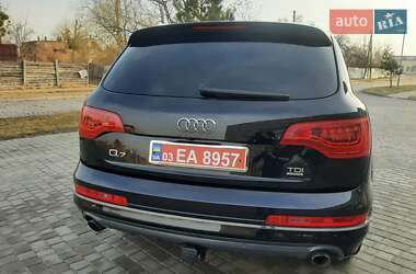 Позашляховик / Кросовер Audi Q7 2012 в 