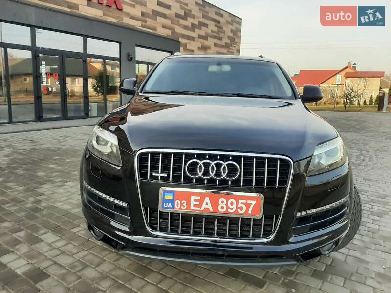 Внедорожник / Кроссовер Audi Q7 2012 в 