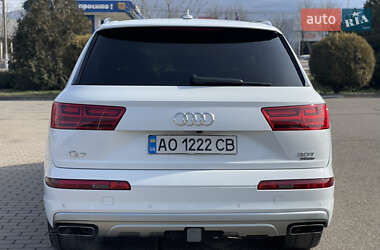 Позашляховик / Кросовер Audi Q7 2018 в 