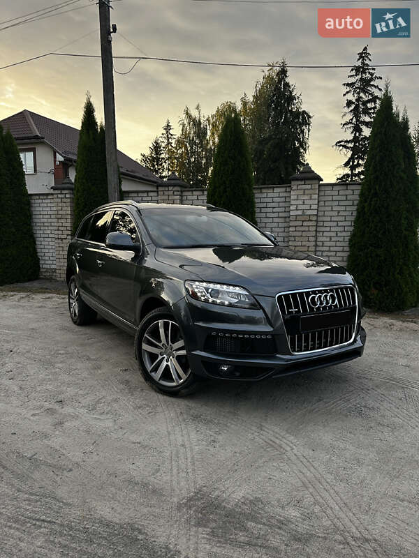 Позашляховик / Кросовер Audi Q7 2015 в 