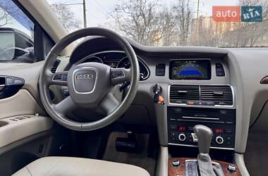 Внедорожник / Кроссовер Audi Q7 2011 в 