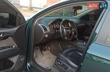 Позашляховик / Кросовер Audi Q7 2010 в 
