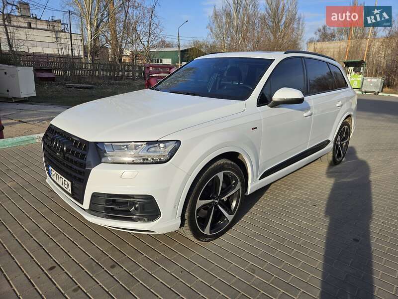 Позашляховик / Кросовер Audi Q7 2018 в Запоріжжі