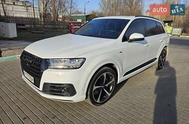 Внедорожник / Кроссовер Audi Q7 2018 в 