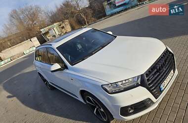 Внедорожник / Кроссовер Audi Q7 2018 в 