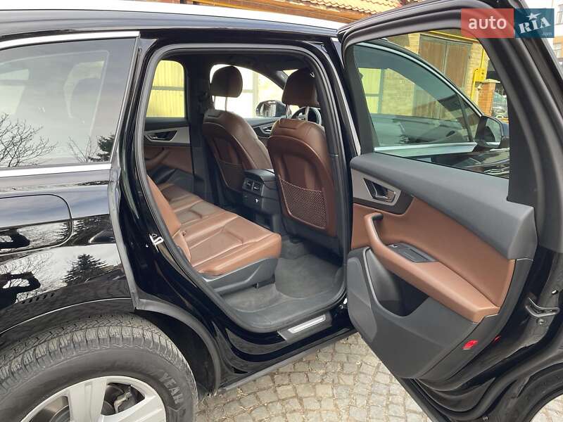 Позашляховик / Кросовер Audi Q7 2016 в Львові