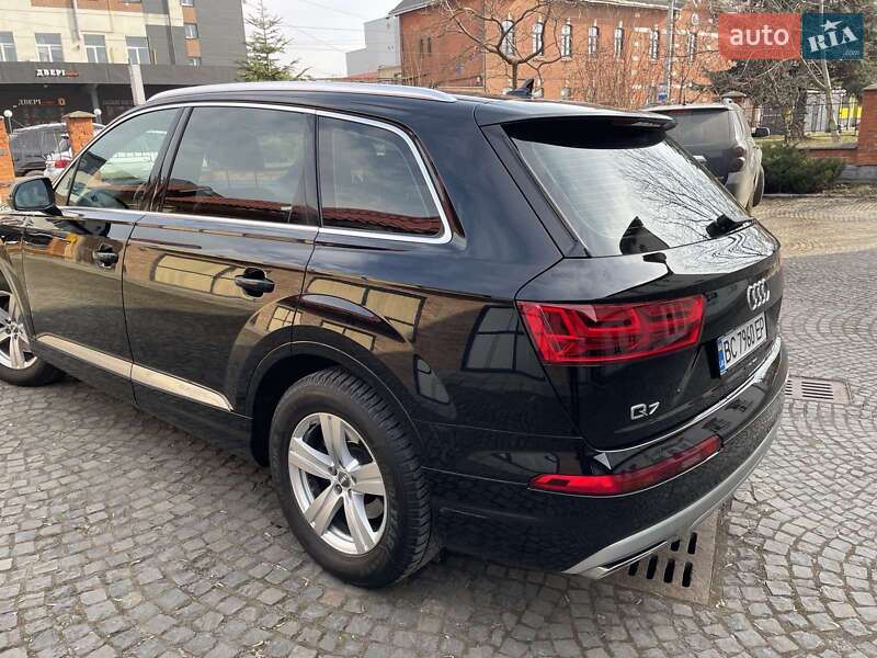 Позашляховик / Кросовер Audi Q7 2016 в Львові