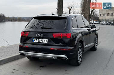 Внедорожник / Кроссовер Audi Q7 2016 в 