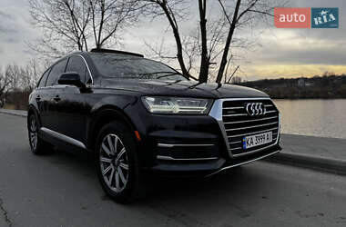 Внедорожник / Кроссовер Audi Q7 2016 в 