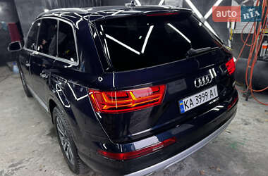 Внедорожник / Кроссовер Audi Q7 2016 в 