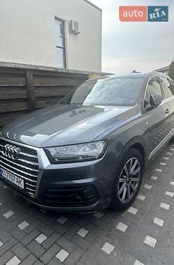 Внедорожник / Кроссовер Audi Q7 2019 в Киеве