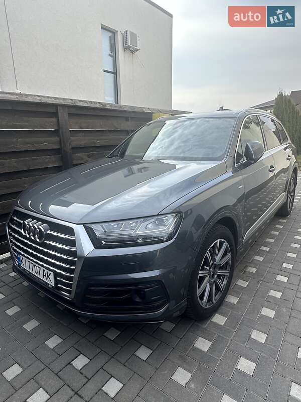 Внедорожник / Кроссовер Audi Q7 2019 в 