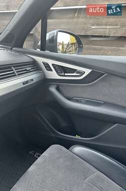 Внедорожник / Кроссовер Audi Q7 2019 в 