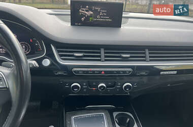 Позашляховик / Кросовер Audi Q7 2017 в 