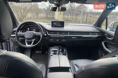 Позашляховик / Кросовер Audi Q7 2017 в 