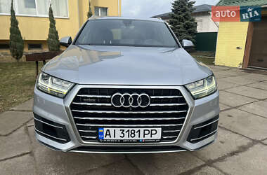 Позашляховик / Кросовер Audi Q7 2017 в 