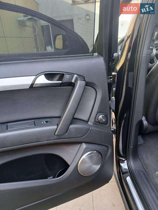 Позашляховик / Кросовер Audi Q7 2013 в Одесі