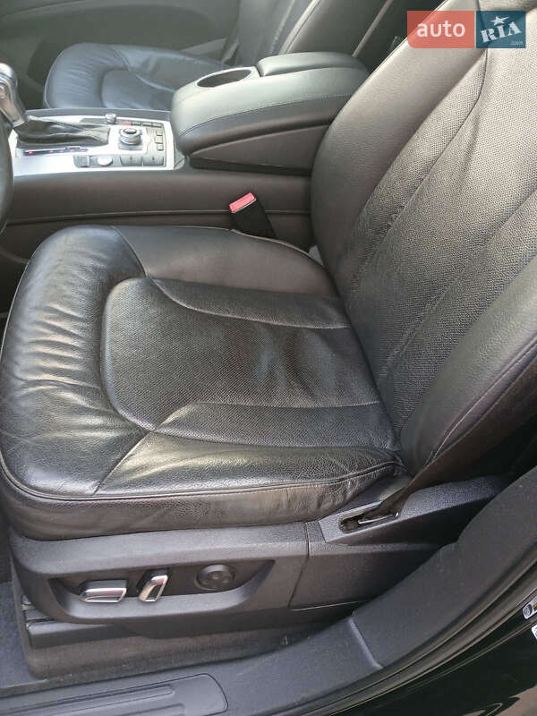Позашляховик / Кросовер Audi Q7 2013 в Одесі