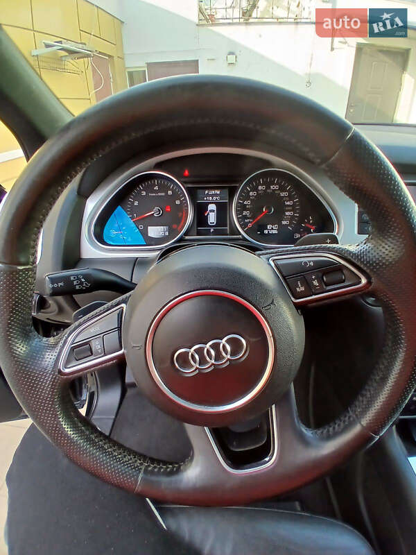 Позашляховик / Кросовер Audi Q7 2013 в Одесі