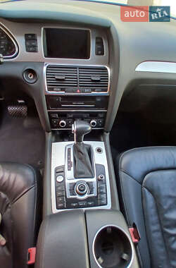 Позашляховик / Кросовер Audi Q7 2013 в 