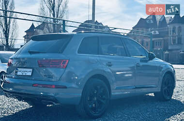 Внедорожник / Кроссовер Audi Q7 2016 в 