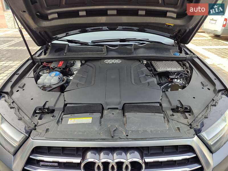 Внедорожник / Кроссовер Audi Q7 2015 в Одессе