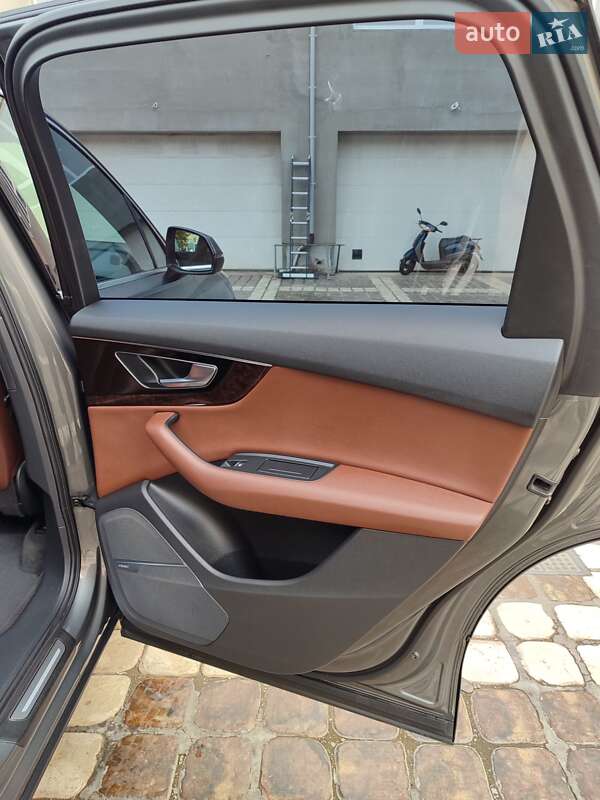 Внедорожник / Кроссовер Audi Q7 2015 в Одессе