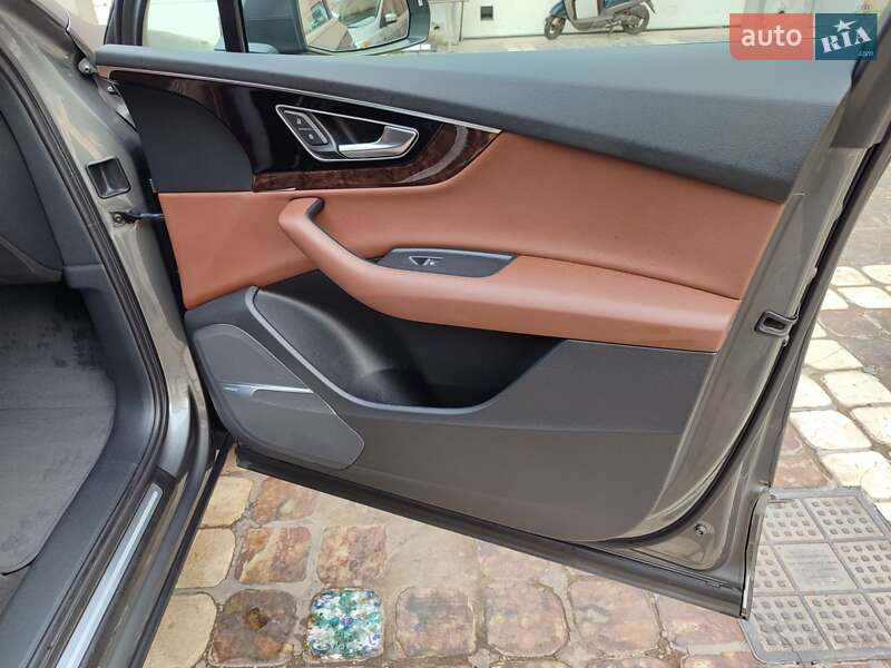 Внедорожник / Кроссовер Audi Q7 2015 в Одессе