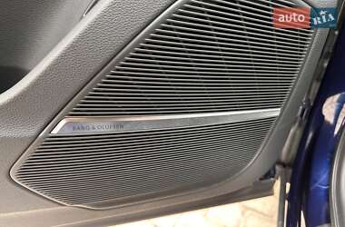 Позашляховик / Кросовер Audi Q7 2023 в 