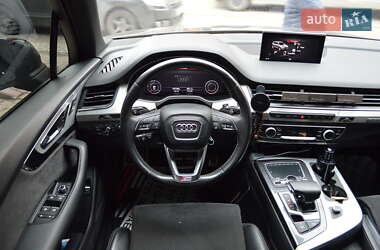 Внедорожник / Кроссовер Audi Q7 2018 в 